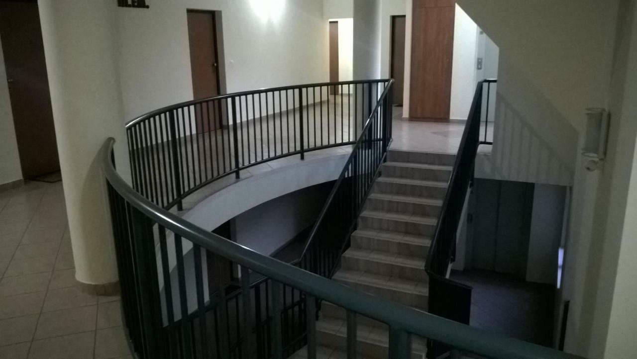 Samuci Apartman ไฮจ์ดุสโซบอสโล ภายนอก รูปภาพ